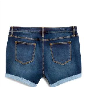 Pixie cuffed frayed hem shorts. VIGOSS stitch fix